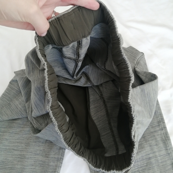 Lululemon On The Fly 28" Pants Wee Are From Space Sage Dark Olive Green 4 - Picture 13 of 16